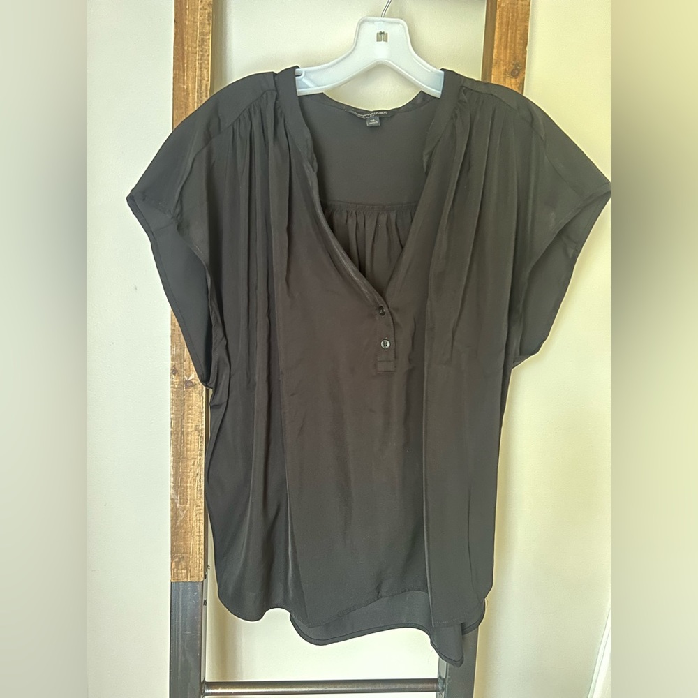 Banana Republic NWOT sleeveless blouse XL